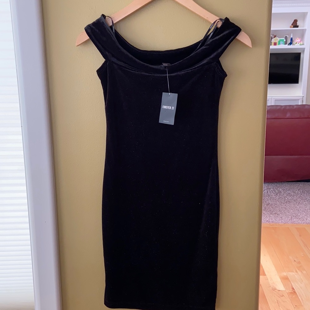 💋2/$20💋 NWT Forever 21 women’s dress